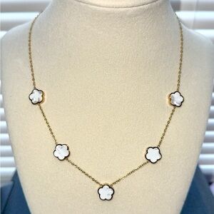 Chic Gold and White Floral Necklace